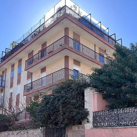 קליארי Caralis Suites Rooms מראה חיצוני תמונה