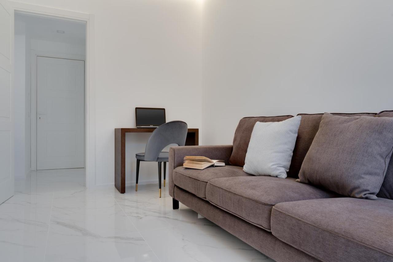 קליארי Caralis Suites Rooms מראה חיצוני תמונה