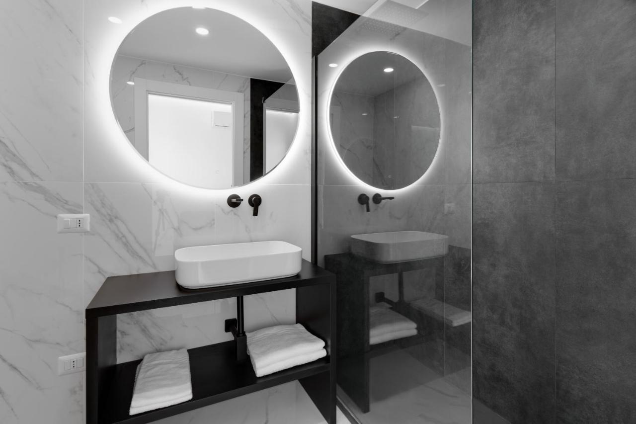 קליארי Caralis Suites Rooms מראה חיצוני תמונה