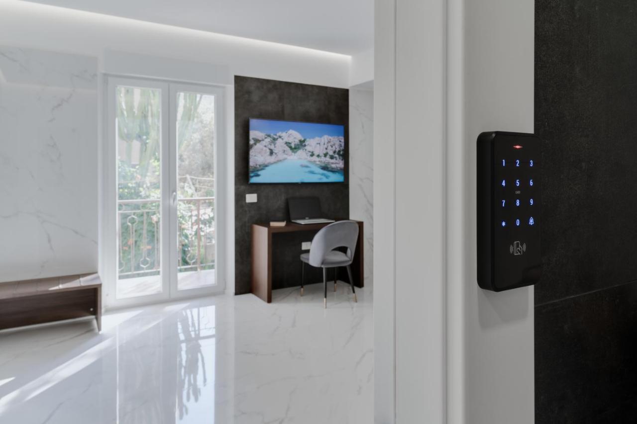 קליארי Caralis Suites Rooms מראה חיצוני תמונה
